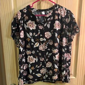 Old Navy Black Floral Short-Sleeve Blouse with Pink and Cream Blooms